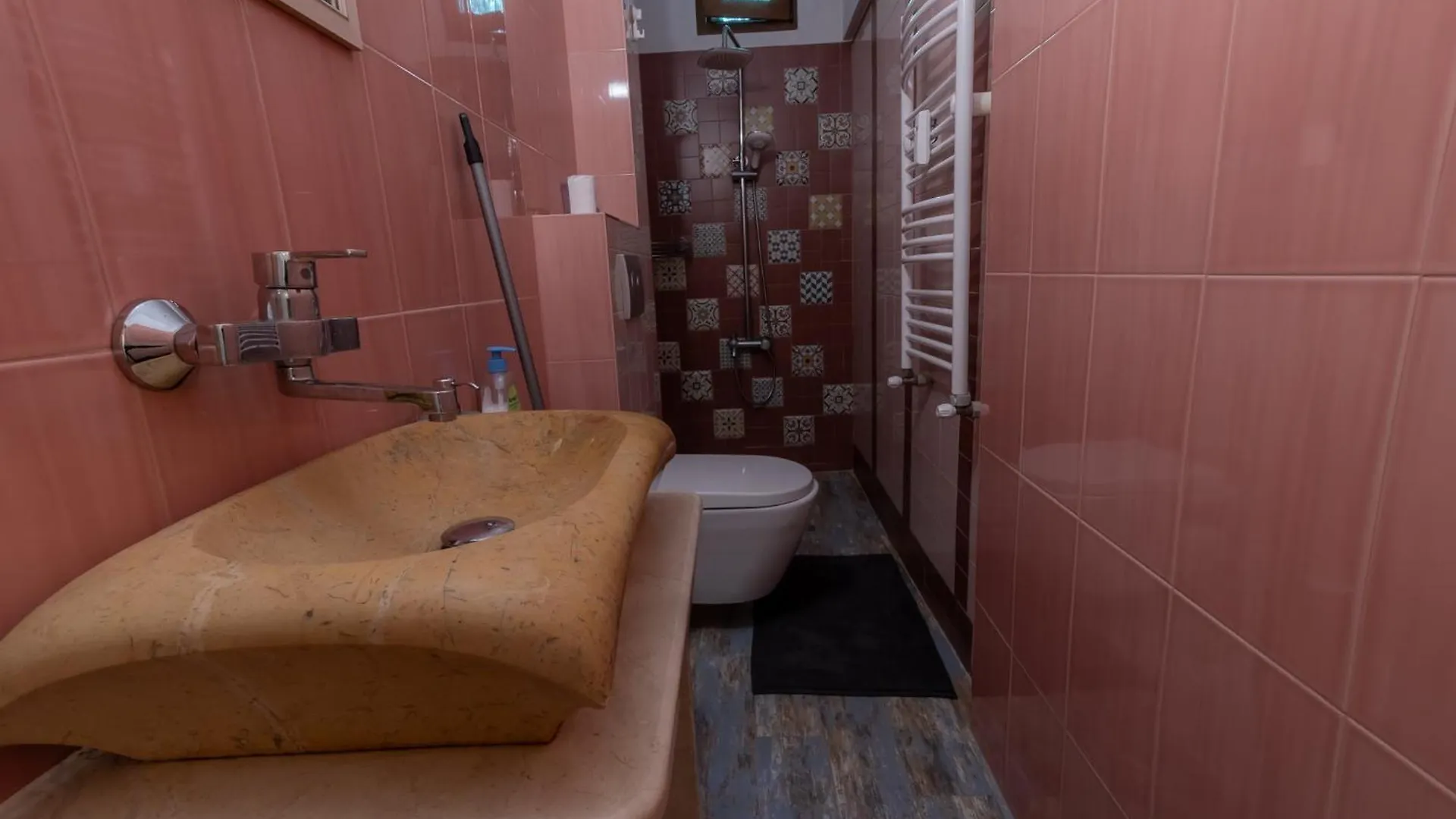 Two Homelike Apartments By Ndk And Vitosha Blvd With 2 Free Parking Spots 소피아