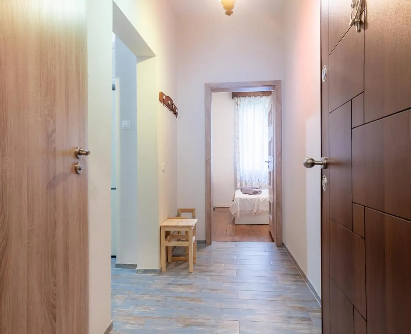 Two Homelike Apartments By Ndk And Vitosha Blvd With 2 Free Parking Spots 소피아 불가리아