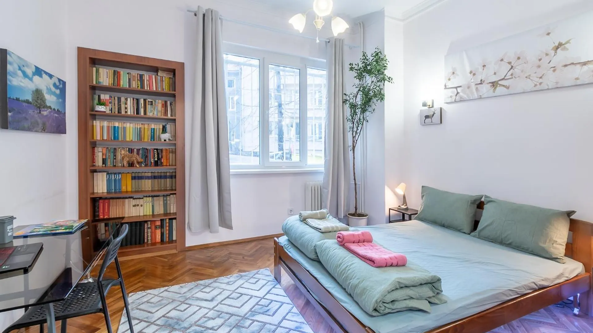 Two Homelike Apartments By Ndk And Vitosha Blvd With 2 Free Parking Spots 소피아